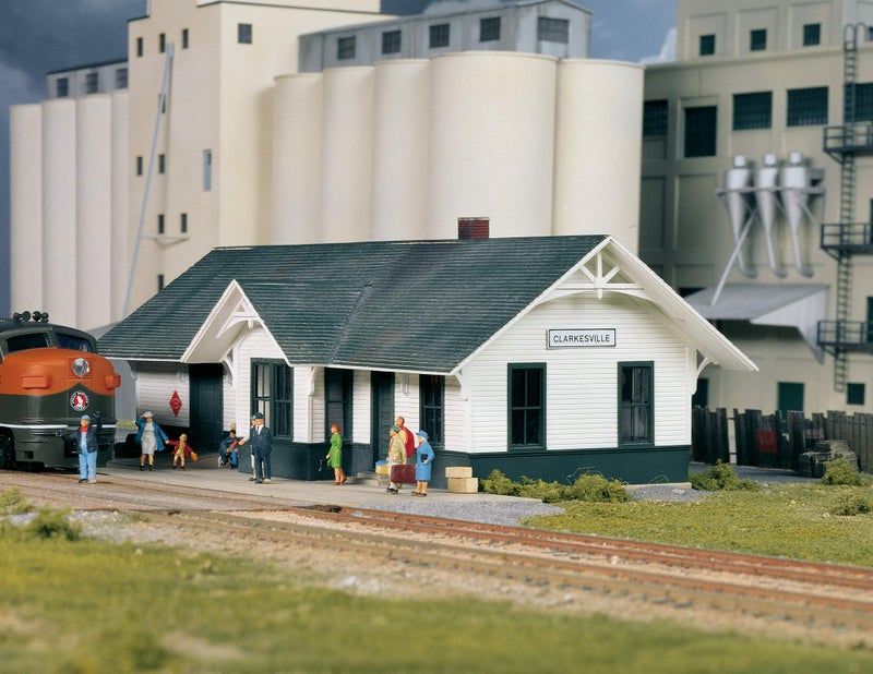 Walthers Cornerstone Walthers  Inc. Clarkesville Depot Kit  5-1/4 X 2 X 1-7/8"" 13.3 X 5 X 4.7cm - Image 1